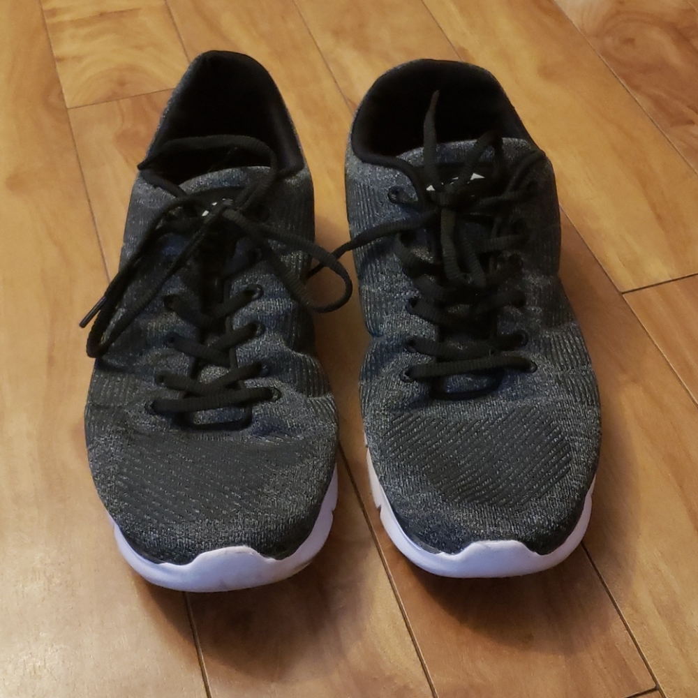 Avia sneakers